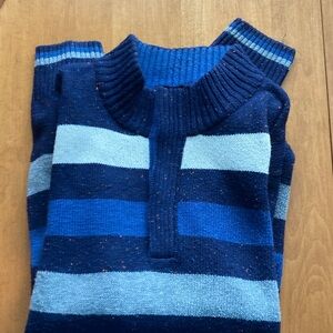 Men’s Denver Hayes, navy and light blue sweater extra large